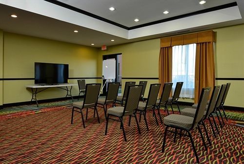 Holiday Inn Express Alva By Ihg Esterno foto