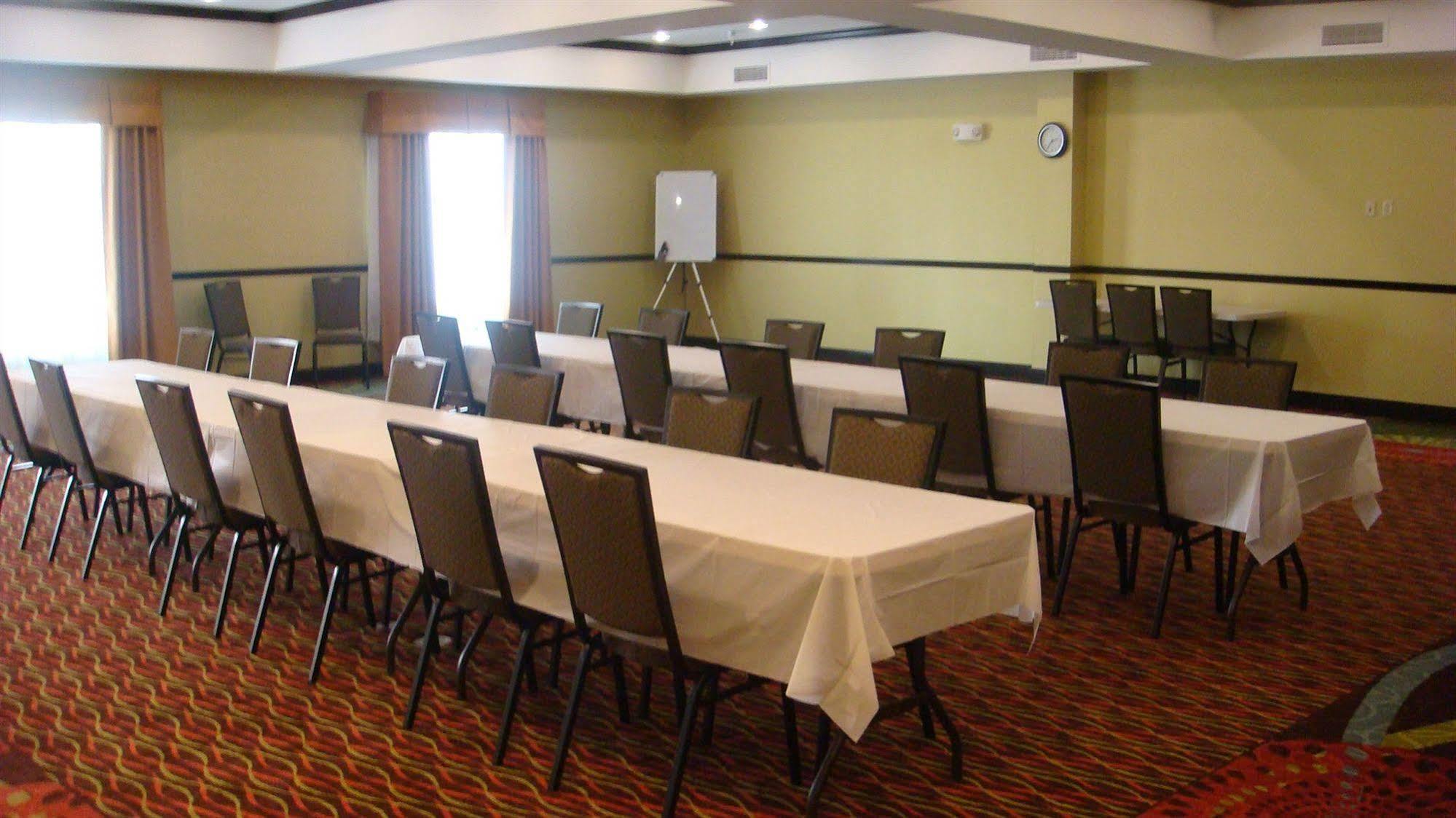 Holiday Inn Express Alva By Ihg Esterno foto